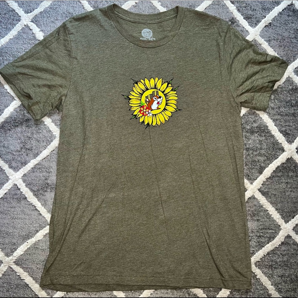 Bucees graphic t shirt